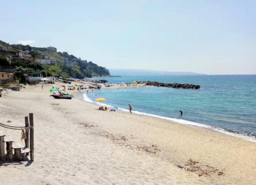 Casa Di Giorgio-Fronte Spiaggia Pizzo  Exterior photo